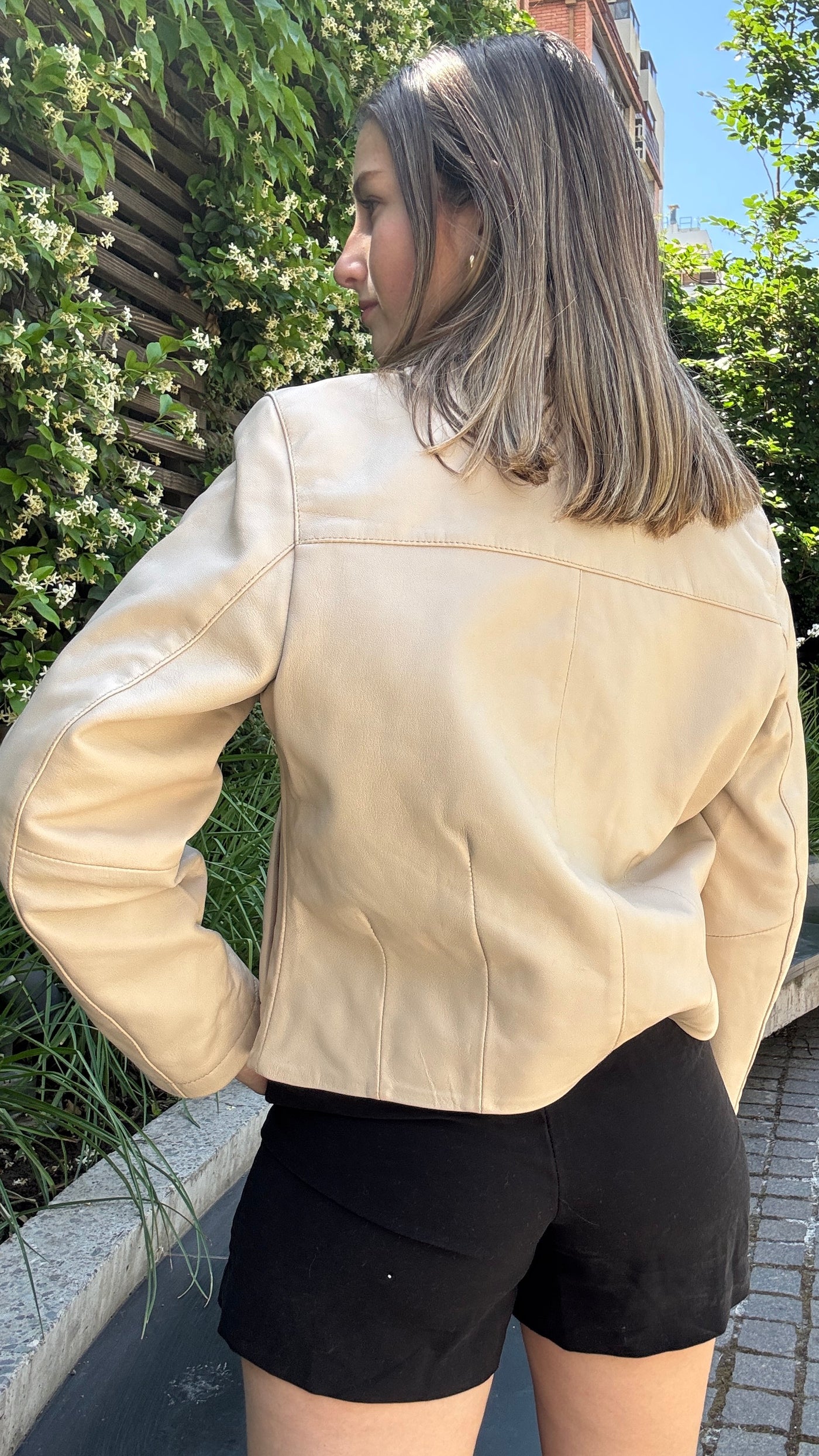 Chaqueta Cuero Constanza Hueso