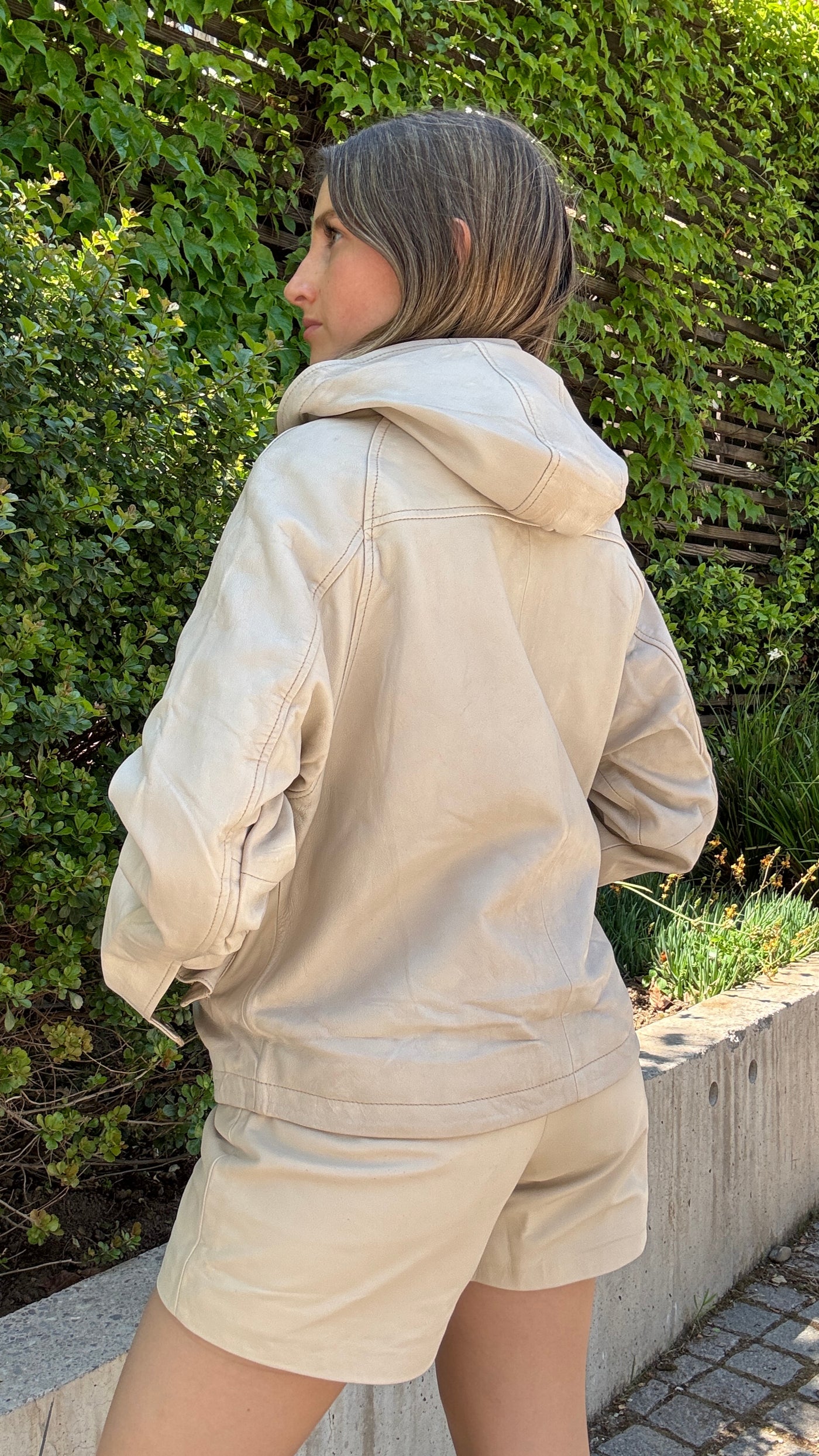 Chaqueta Cuero Gracia Hueso