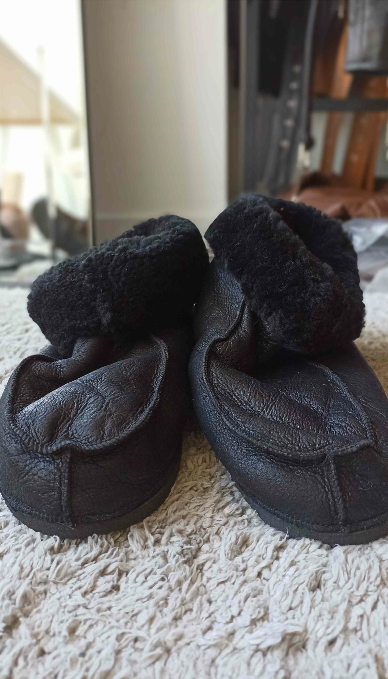 Pantufla Cuero Botita Negro